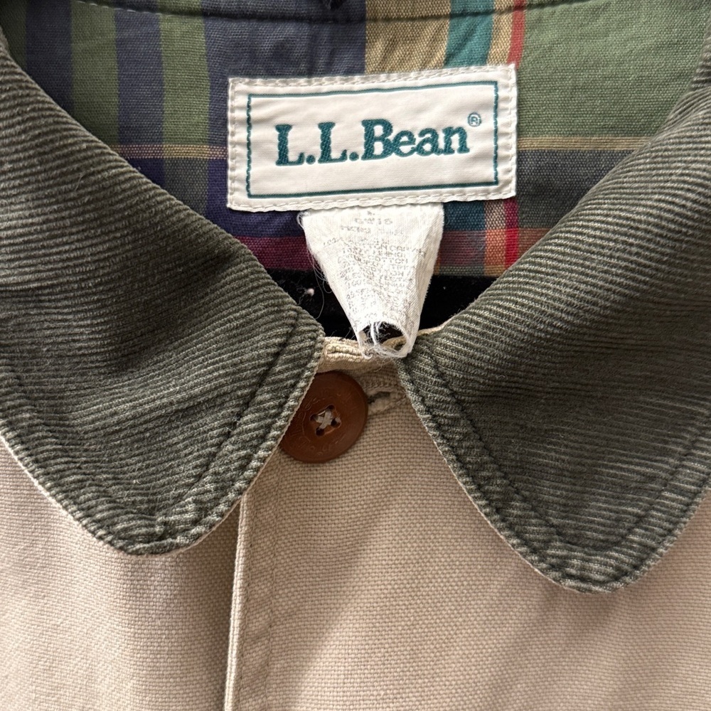 L.L. Bean Men's Beige Field Jacket with Dark Green Collar - Picture 2 of 8